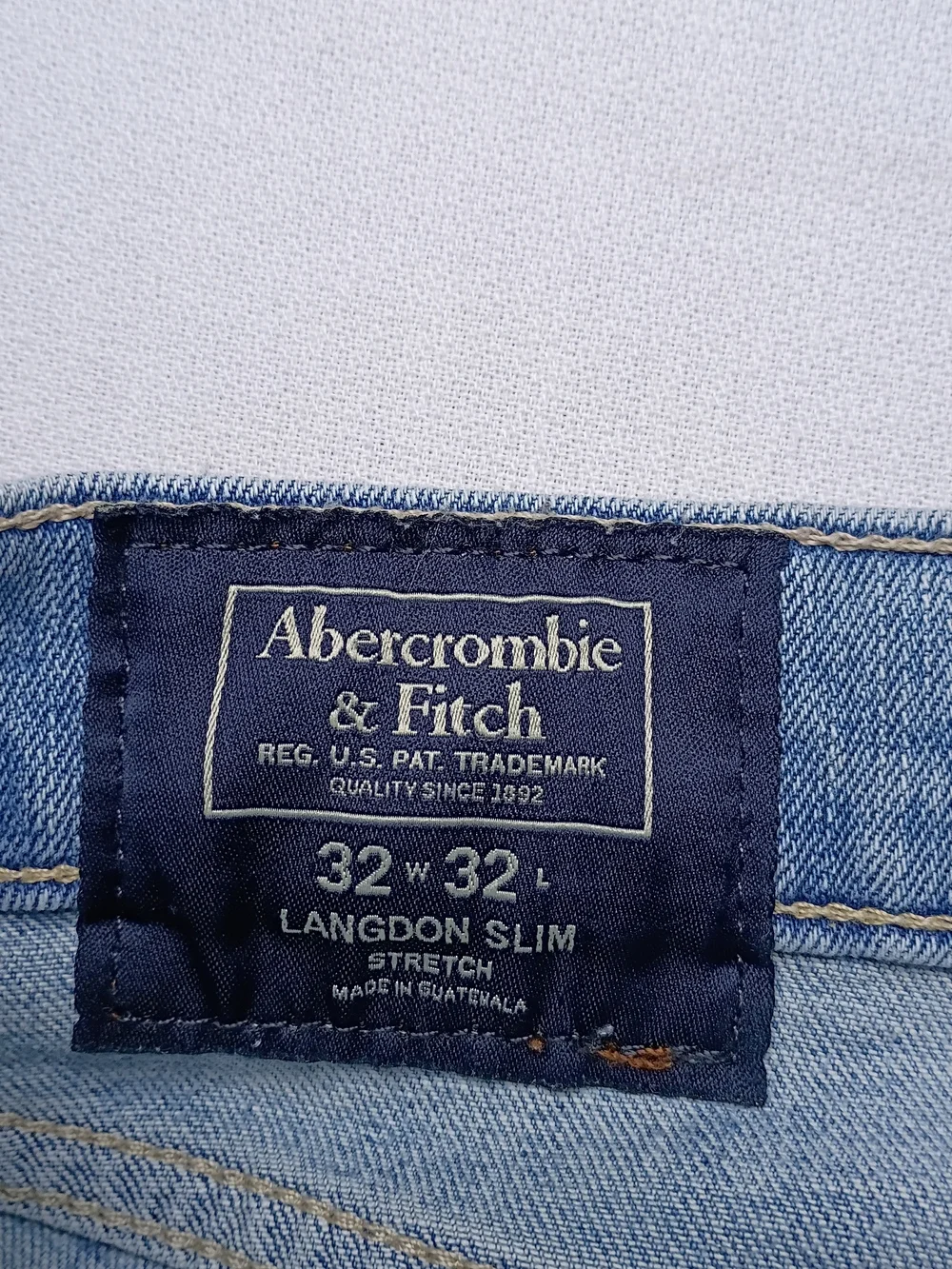 Abercrombie & Fitch classic light